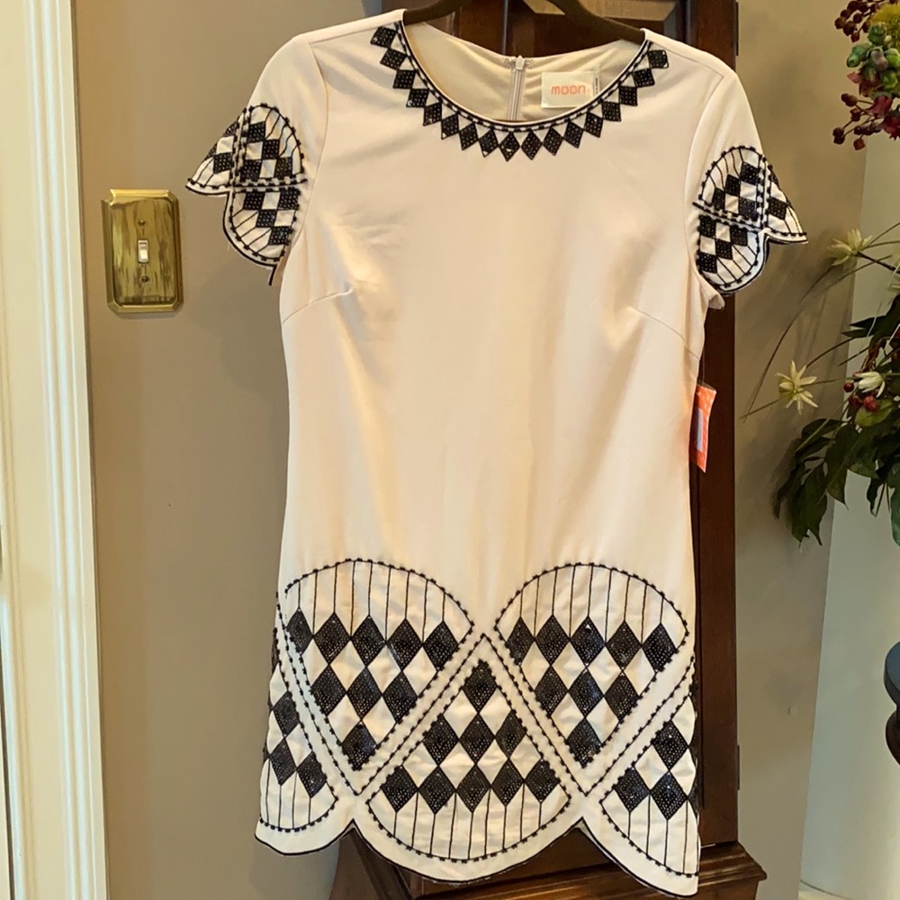 Beautiful beaded dress, size S, NWT
